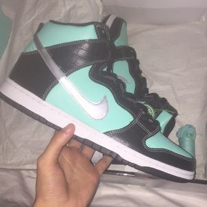 Tiffany x Nike Sb dunks limited edition from 2014